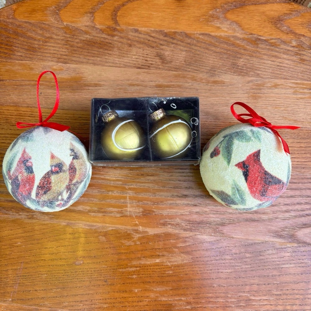 Christmas Frosted Balls Birds Cardinals Bulbs Pair Set Red Ornaments plus 2 more